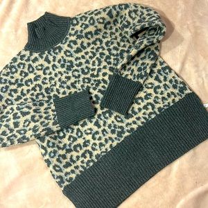 Leopard print mock turtle neck sweater size XS